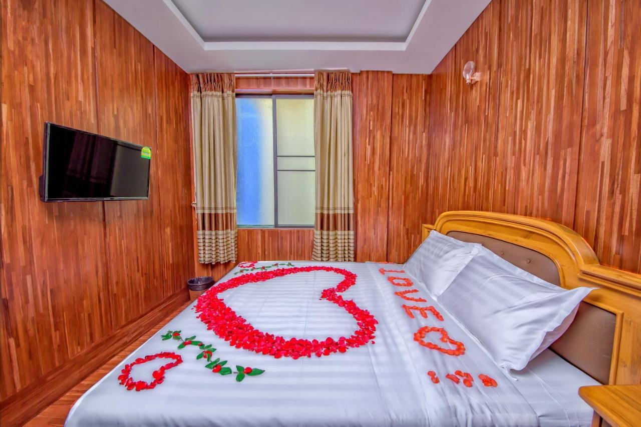 Hotel Friendship Mandalay Exteriör bild